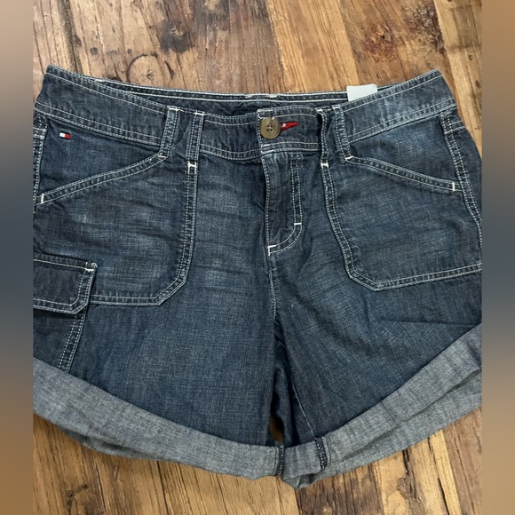 Tommy Hilfiger denim shorts 8 ladies cargo style super cute LIKE NEW - Picture 1 of 10
